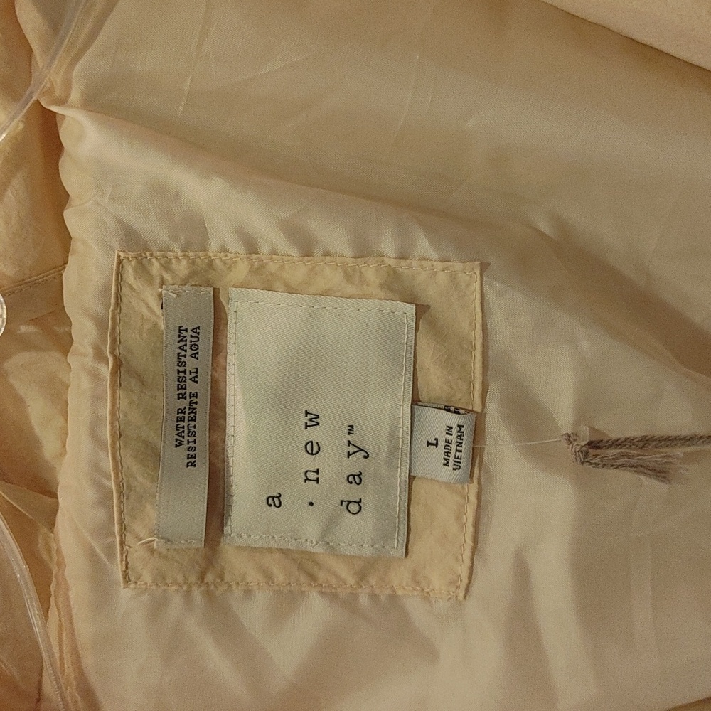 Beautiful Water Resistant Wrap Jacket! - Picture 3 of 6